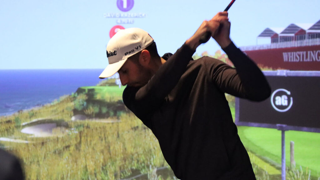 Advantages & Benefits of an aboutGOLF Simulator